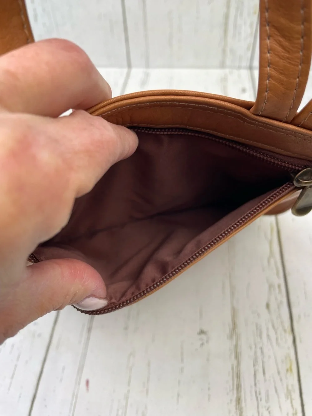 Le Donne Leather Backpack Purse - Picture 6 of 16
